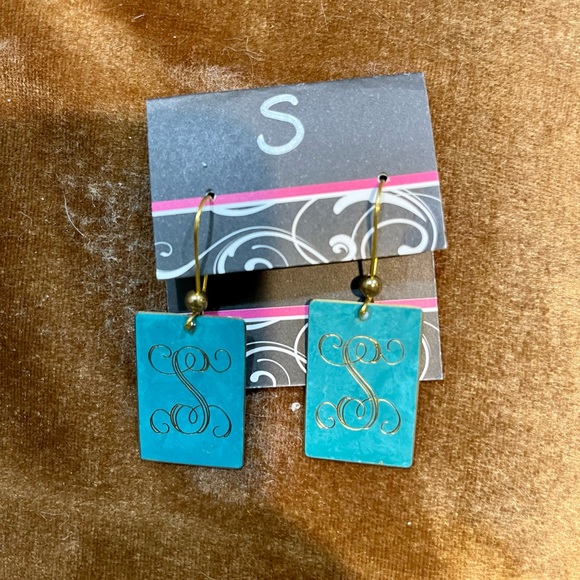 Monogrammed “S” Earrings - Picture 2 of 4